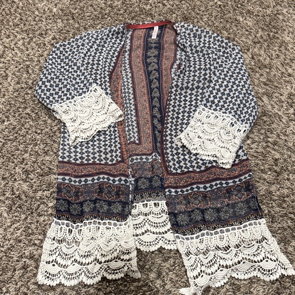 Xhilaration Navy, White & Rust Patterned Kimono